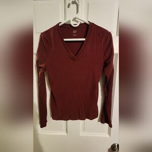 GAP Women's Long Sleeve V-Neck Top - Burgundy